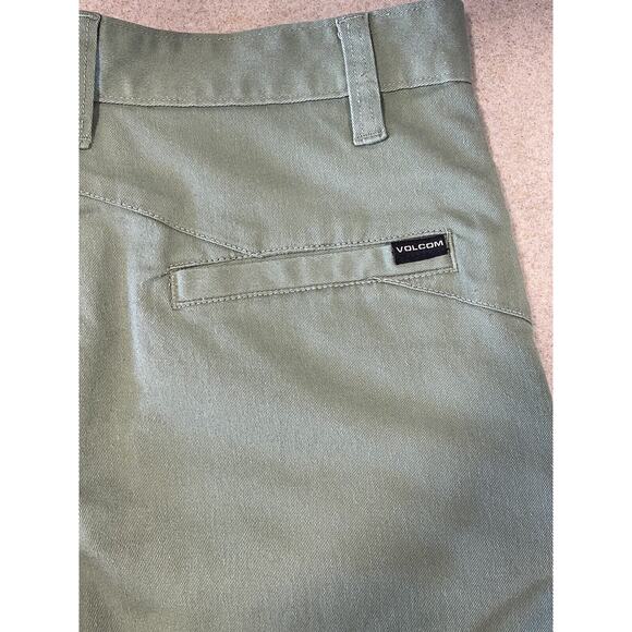 Volcom Green Chino Shorts Women’s Size 28 Skater Vibe Outdoors Summer Wear - Picture 7 of 12